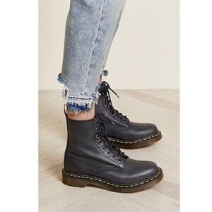 Dr. Martens 1460 Boots Women’s combat boots Pascal Leather The Original Sz 5 new